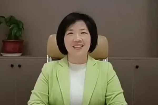 周周聊網(wǎng)站，網(wǎng)站建設(shè)域名怎么選擇？